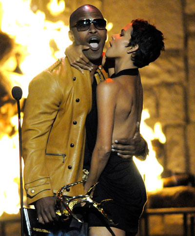 halle-berry-and-jamie-foxx2
